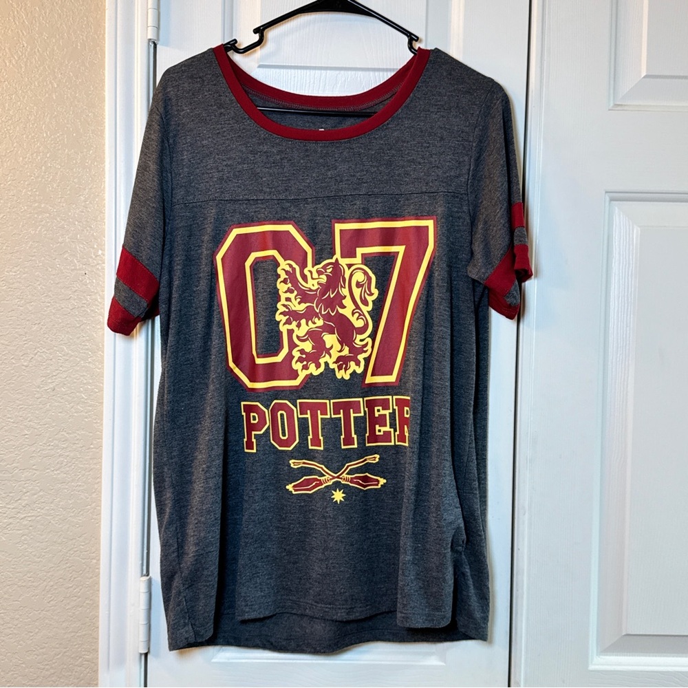 Grey and red Harry Potter jersey, junior size XL (15-17)